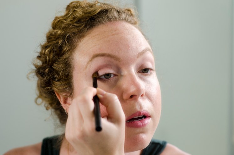 how to apply flawless eyeshadow, how to apply eyeshadow, eyeshadow, how to