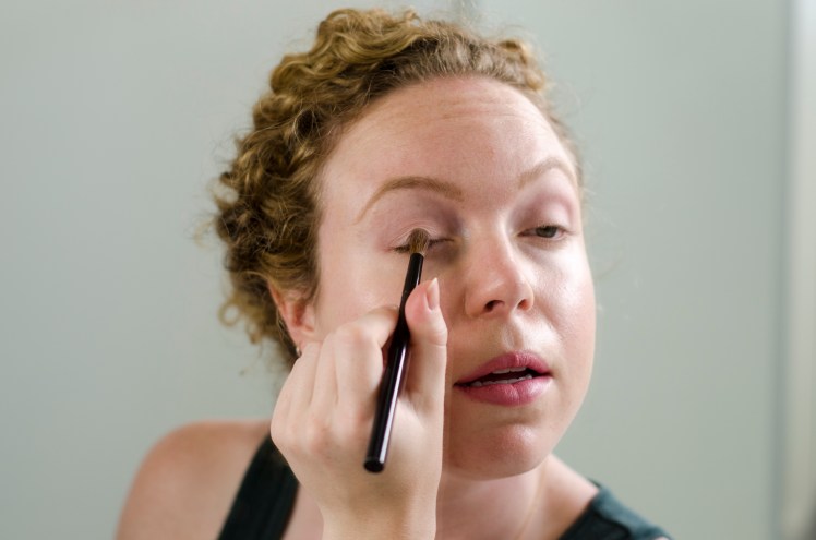 how to apply flawless eyeshadow, how to apply eyeshadow, eyeshadow, how to