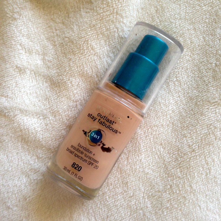 best foundation for oily skin, summer foundation, oily skin foundation, oily skin foundation reviews, covergirl 3 in 1, jouer matte moisture tint, mac studio fix fluid