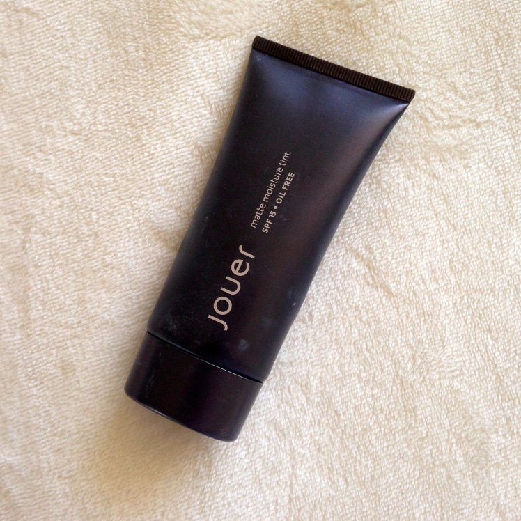 best foundation for oily skin, summer foundation, oily skin foundation, oily skin foundation reviews, covergirl 3 in 1, jouer matte moisture tint, mac studio fix fluid