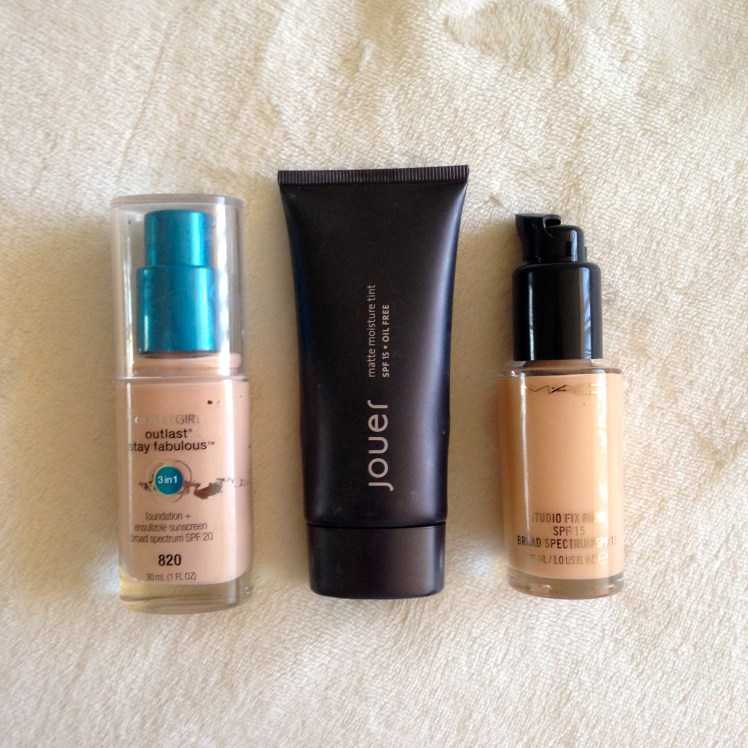 best foundation for oily skin, summer foundation, oily skin foundation, oily skin foundation reviews, covergirl 3 in 1, jouer matte moisture tint, mac studio fix fluid