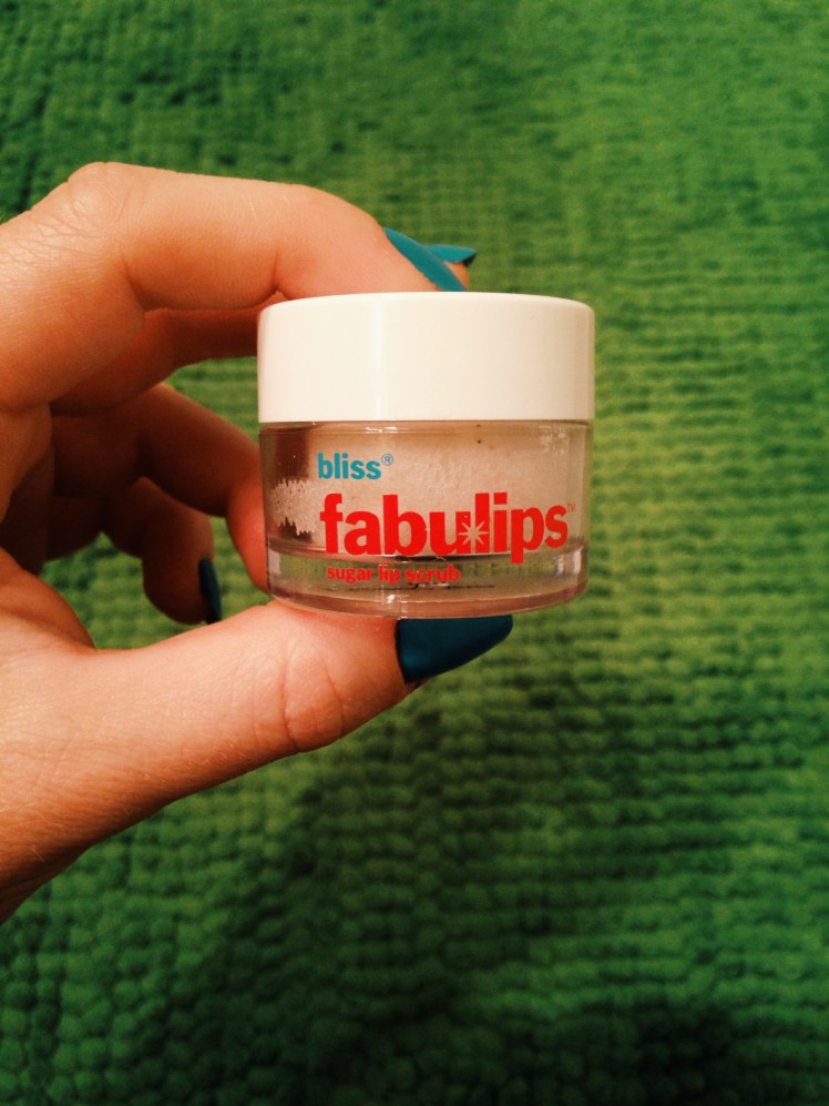 bliss, bliss fabulips, fabulips, bliss fabulips pout o magic, review, bliss fabulips review,  lip scrub, how to scrub your lips, how to lip scrub, lip perfecting system. lip spa, lip care