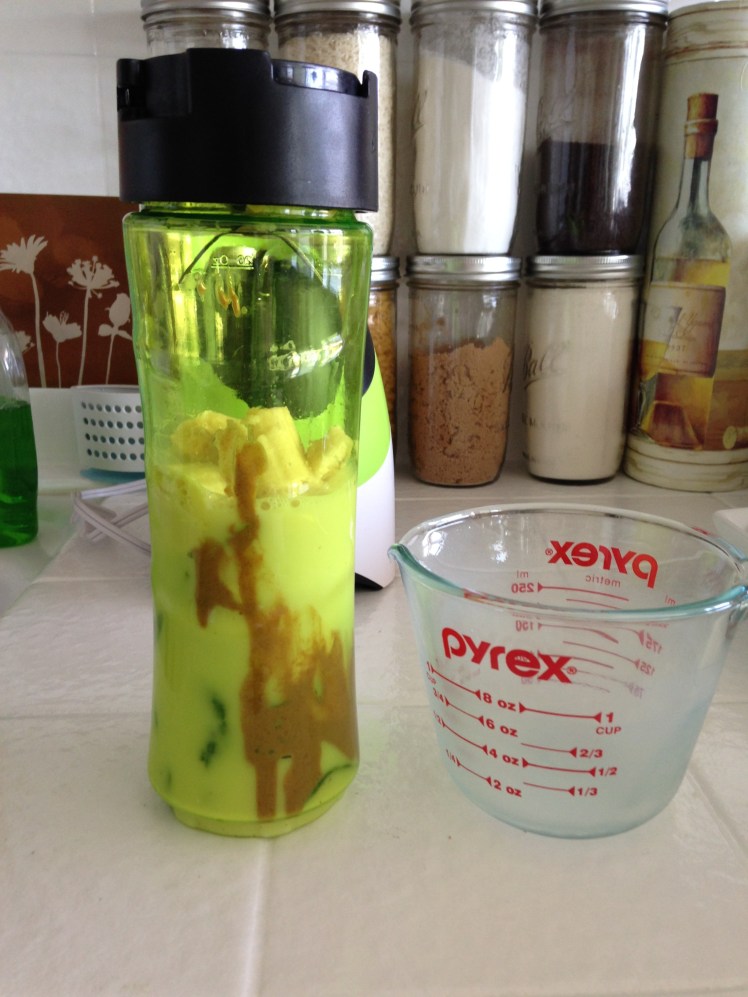 green smoothies, green smoothie recipes, favorite green smoothies, easy smoothie recipes, healthy smoothies, smoothie ideas, smoothie recipes, how to make a green smoothie, how to make a smoothie, what to put in a green smoothie