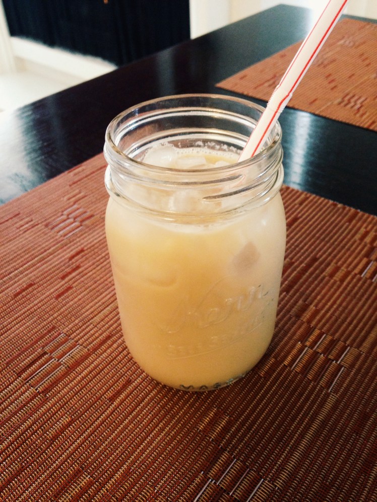 make your own iced coffee, vanilla iced coffee recipe, vanilla iced coffee, iced coffee, iced coffee recipe, diy iced coffee, natural bliss, coffeemate natural bliss, coffeemate natural bliss iced coffee, natural bliss iced coffee recipe, vanilla natural bliss