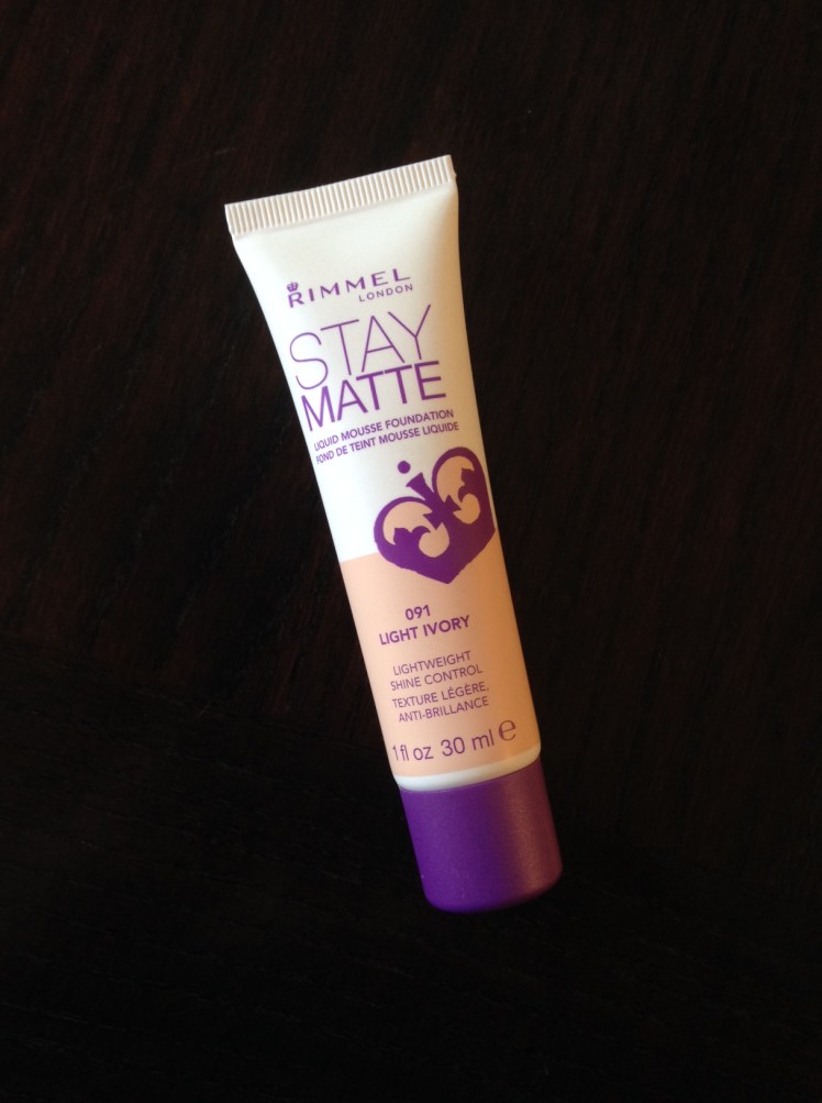 rimmel, rimmel stay matte foundation, rimmel stay matte foundation review, rimmel stay matte light ivory, rimmel stay matte light ivory swatches, rimmel stay matte swatches,
