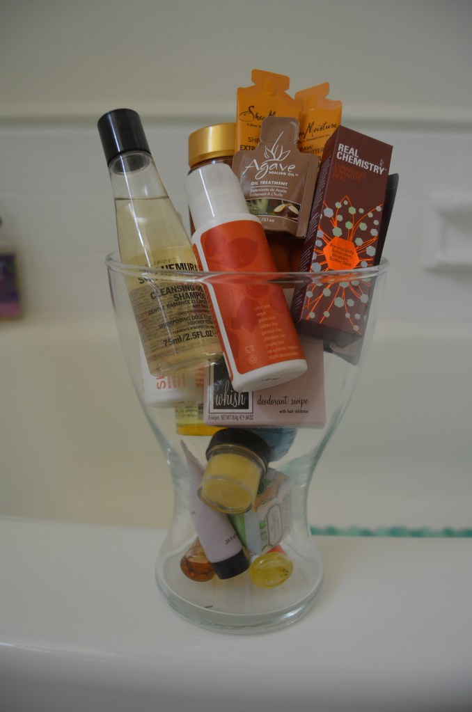 functional decor, design ideas, apartment decor, organizational decor, organizational design, apartment organization, organization for small spaces, organizational decor for small spaces