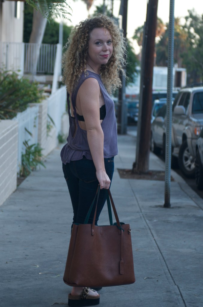 the perfect tote, the perfect bag, best work tote, best work bag, perfect work tote, perfect work bag, leather tote, best leather tote, madewell tote dupe, vegan urban outfitters tote, reversible tote, best bags for fall, best totes for fall, transition to fall, fashion transition to fall, best outfits to transition to fall, madewell transport all dupe