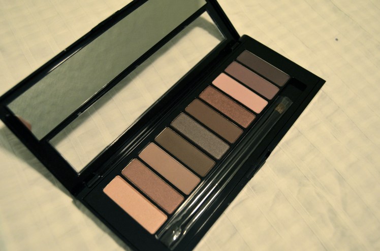 vanity fair social club, vanity fair, vanity fair social club oscar week, vanity fair beauty, vanity fair social club vending machine, vanity fair social club haul, vanity fair social club gifts, beauty gifts, beauty, loreal, loreal makeup, loreal eyeshadow palette, giorgio armani, giorgio armani rouge ecstasy,  giorgio armani rouge ecstasy four hundred, loreal la palette nude 2, giorgio armani black ecstasy mascara, giorgio armani mascara, giorgio armani black ecstasy obsidian black