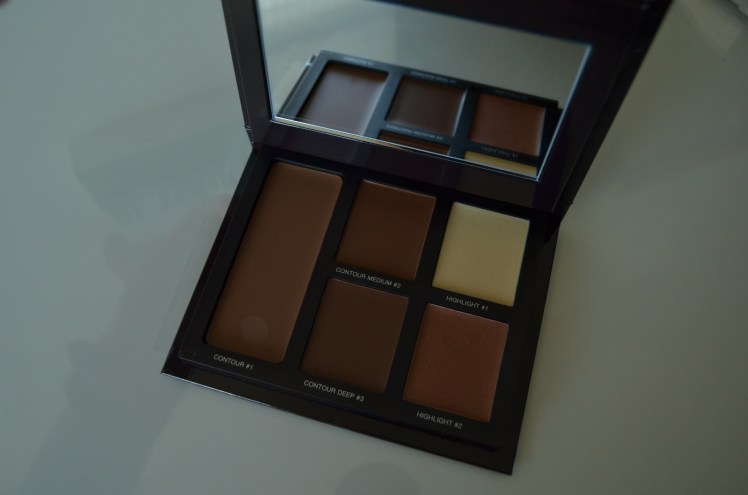 how to contour, contouring 101, contouring, basic contouring, makeup contouring, makeup, beauty, laura mercier, laura mercier flawless contouring palette, laura mercier flawless contouring palette review, swatches, review, palette, flawless contouring, flawless contouring palette, contouring for fair skin, fair skin contour, fair skin contouring, brushes for contouring, contouring brushes