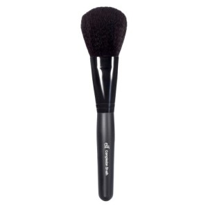 essential makeup brushes for beginners, makeup brushes for beginners, beginning makeup brushes, starter makeup brushes, essential makeup brushes, affordable makeup brushes, affordable makeup brushes for beginners, top 5 makeup brushes, top 5 makeup brushes for beginners, makeup beginners, makeup, beauty